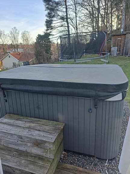 Viskan ekerö Spabad med 6 sittplatser