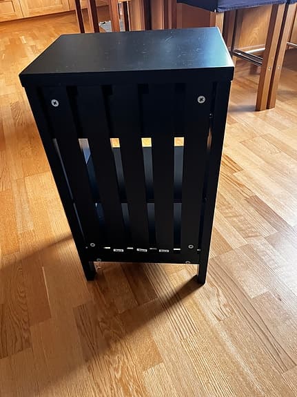 Malm byrå + sängbord i massivit trä