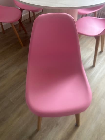 6st snygga rosa matstolar!