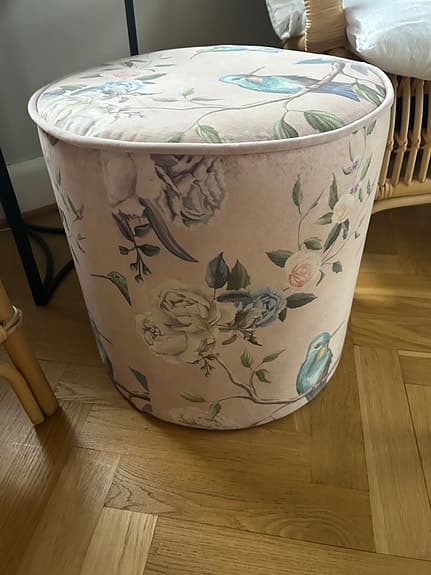 Pall med förvaringsutrymme blommigt mönster rosa