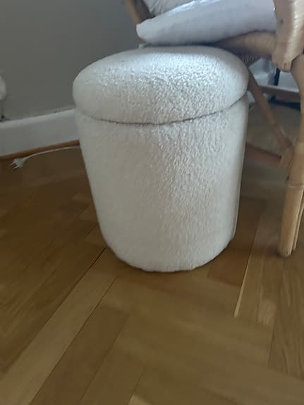 Pall med förvaring vit tyg