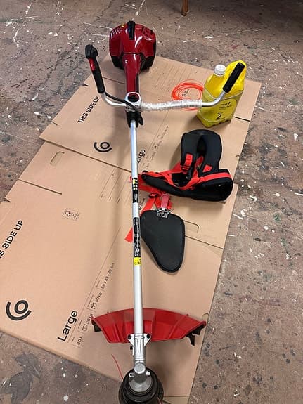Bensindriven Röjsåg/grästrimmer 1,3 KW  45 cm