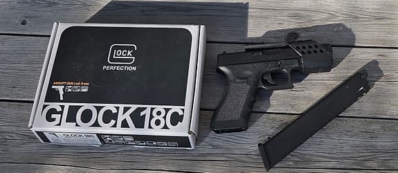 Airsoftpistol Glock 18C GBB