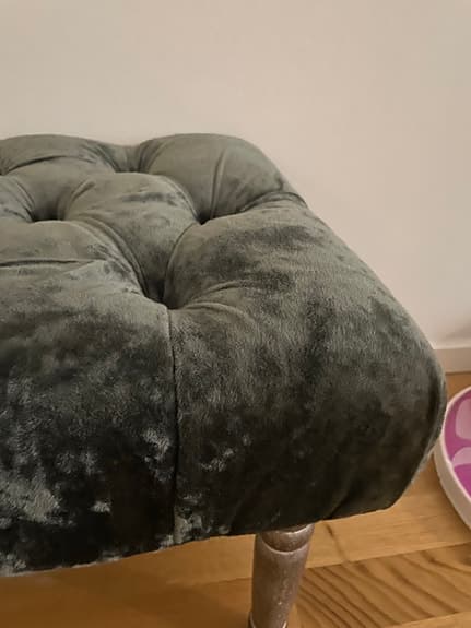 Sammetspall i mörkgrön nyans