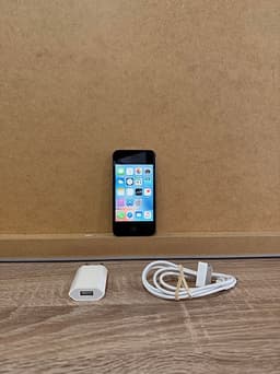 Apple iPhone 4S 16 GB svart