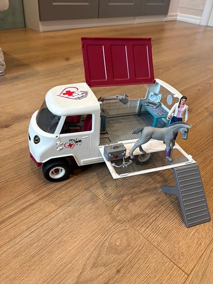 Schleich mobil veterinär