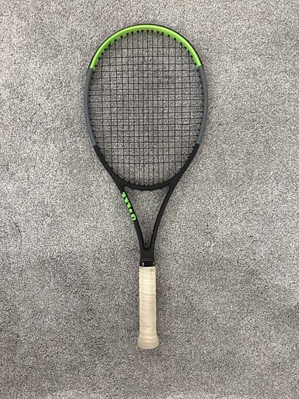 Wilson Blade V7 (98 16x19 305 gr)