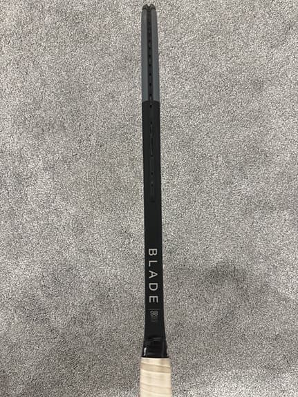 Wilson Blade V7 (98 16x19 305 gr)