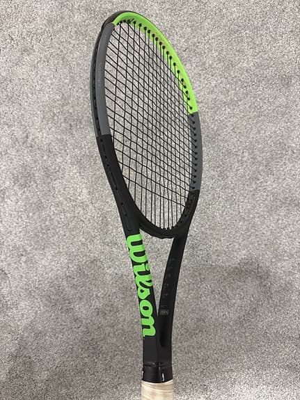 Wilson Blade V7 (98 16x19 305 gr)