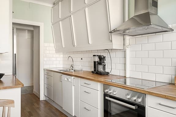 HELT KÖK INK VITVAROR OCH TVÄTTMASKIN