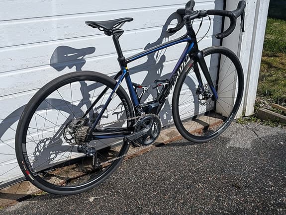 En liten unik Specialized Roubaix Expert Ultegra 2018 stl 52