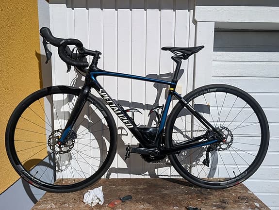 En liten unik Specialized Roubaix Expert Ultegra 2018 stl 52