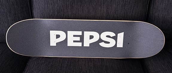 Pepsi skateboard blå sommar