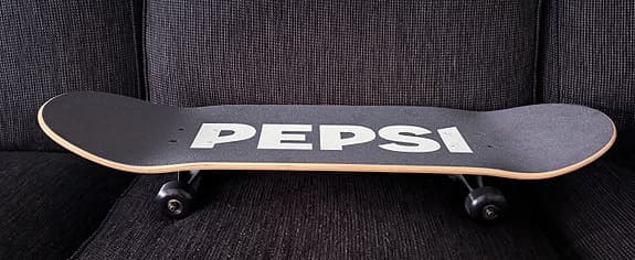 Pepsi skateboard blå sommar