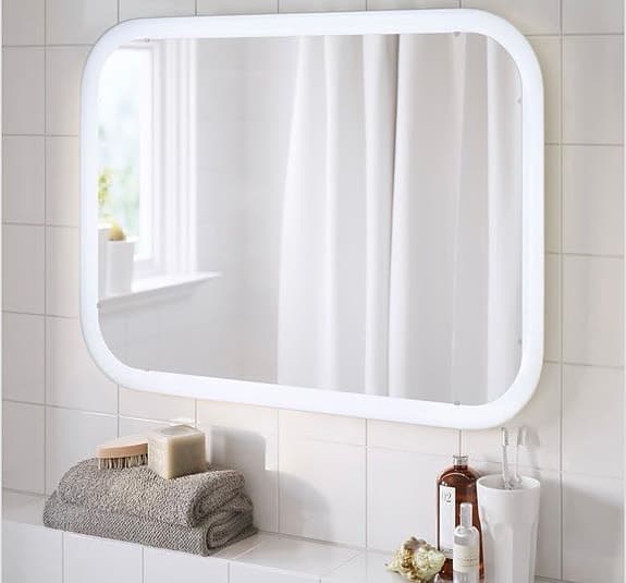 IKEA ” Storjorm”  Badrumsspegel med belysning