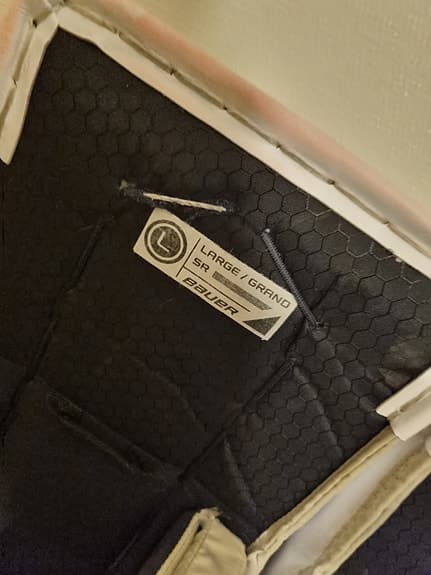 Hockeyutrustning målvaktsbenskydd