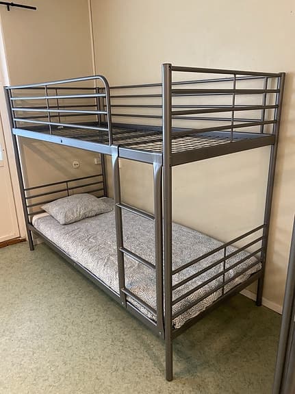 IKEA våningssäng metall grå