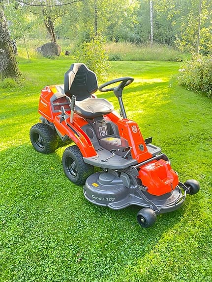 Husqvarna R214 TC Åkgräsklippare