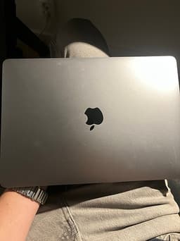 MacBook Pro 2019 + datorfodral samt laddare