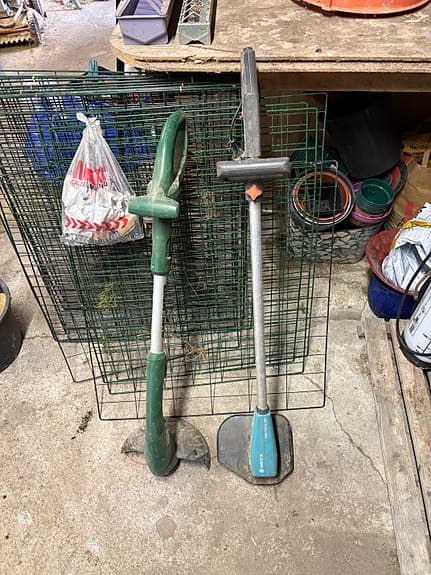 Oidentifierat märke trädgårdsredskap set