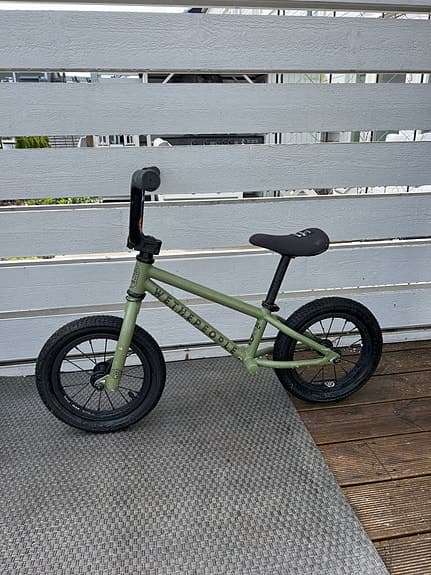 Wethepeople 12” balanscykel
