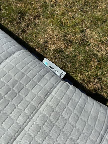 IKEA Malvik skummadrass med Lönset ribbotten vit och masrasskydd