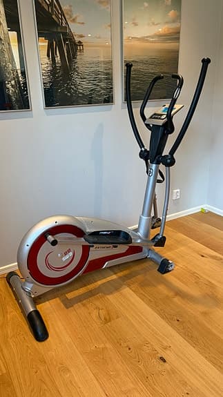Extreme fit crosstrainer med träningsdator och pulsbälte