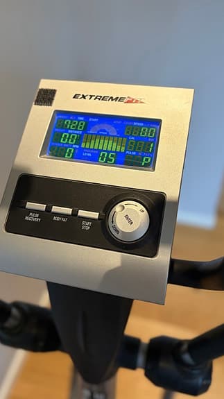 Extreme fit crosstrainer med träningsdator och pulsbälte