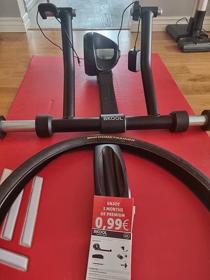 Bkool cykeltrainer med framhjulstöd