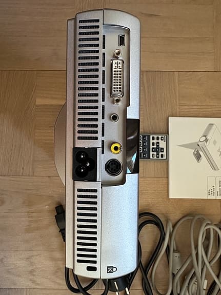 Projektor Plus U4-232