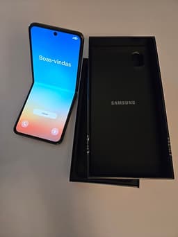 Samsung Galaxy Z Flip4 5G