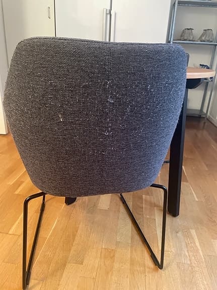 Två fina karmstolar med mera…