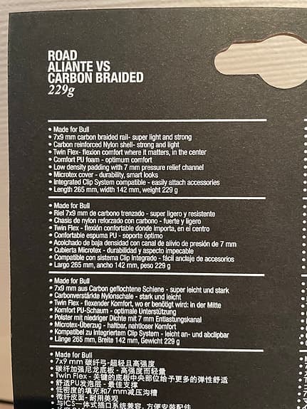 Fizik Aliante VS landsvägssadel 142 mm svart kolfiber