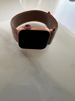 Apple Watch Series 4 (40 mm) GPS + Cellular – mycket fint skick