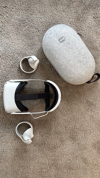 Meta Quest 2 VR‑headset 256Gb, Elitstrap, vit med handkontroller och fodral