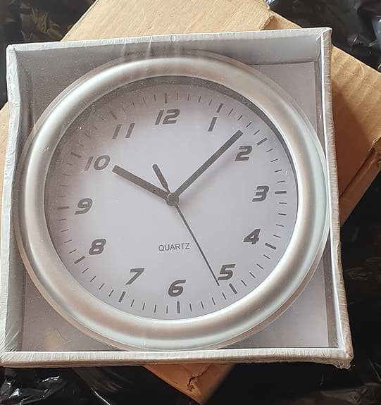 Väggklocka QUARTZ (Ny)