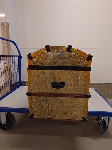 Resväska koffert metallträ beige