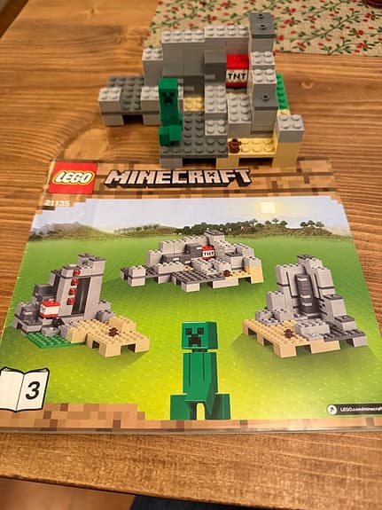 Lego Minecraft 21135 crafting box 2.0