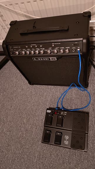 Line 6 Spider IV 30 förstärkare med fotkontroll
