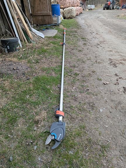 Gardena grensax med teleskopskaft
