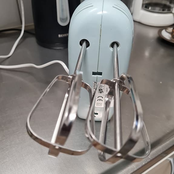 En elvisp från Casa mia, modell HM-811. Effekt 200W, 230V 50Hz