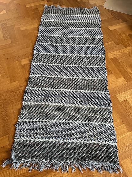 Blå/grå trasmatta med fina mönster från Dalarna.