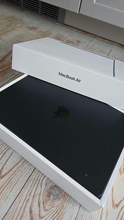 MacBook Air M3 (Maxad) 24GB Ram / 512GB SSD