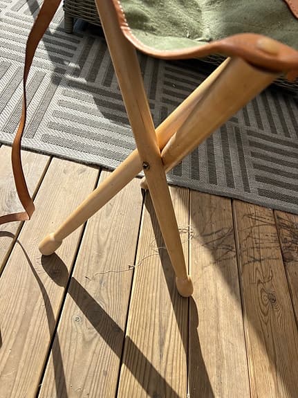 Hopfällbar trefotsstol trä canvas läder grön