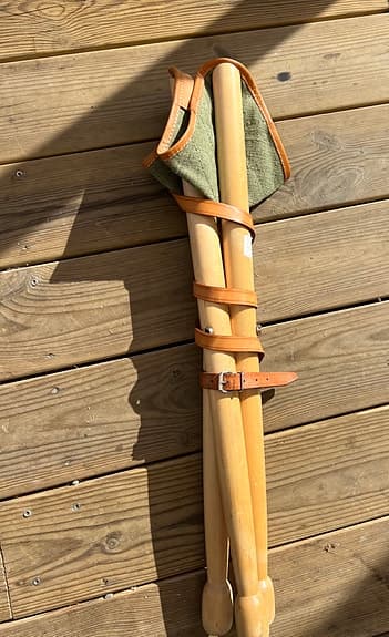 Hopfällbar trefotsstol trä canvas läder grön