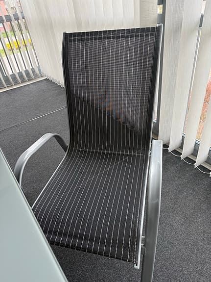 Trädgårdsgrupp bord med glas-skiva och 6 stolar grå svart