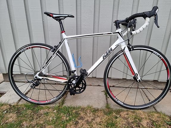 KTM Strada 2000 fin racercykel i nyskick.