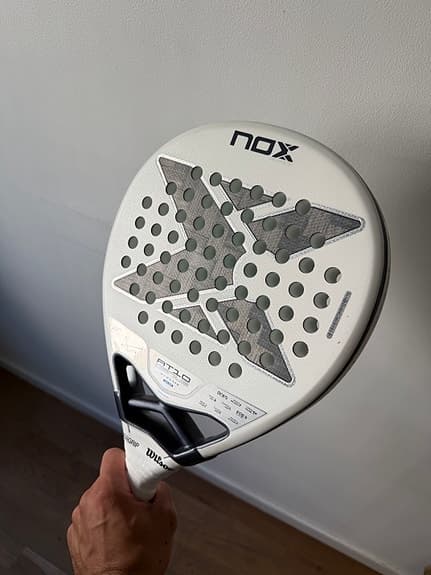 Nox AT10 Genius padelracket vit