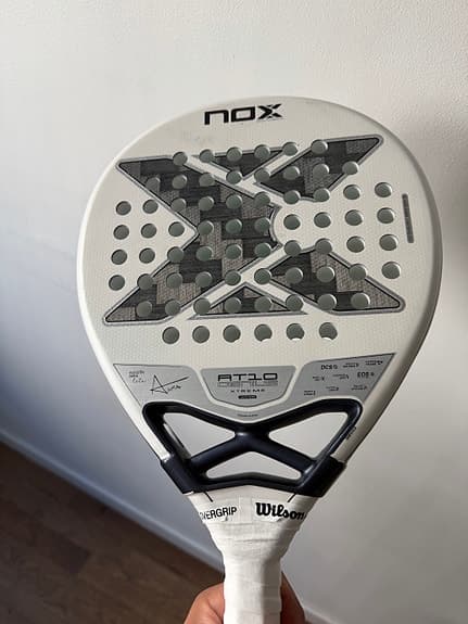 Nox AT10 Genius padelracket vit