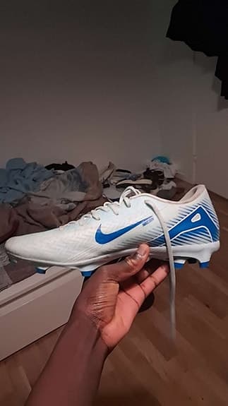 Nike fotbollsskor gräs ljusblå